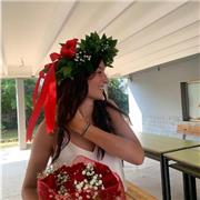 studentessa universitaria di lingue offre lezioni di francese